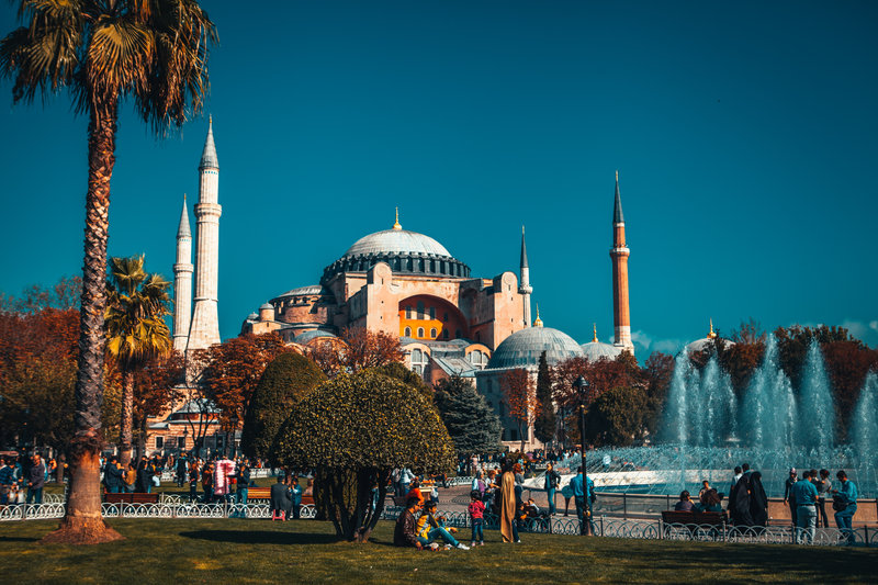 Istanbul's Top 10 Female Tour Guides - Expert Local Tours